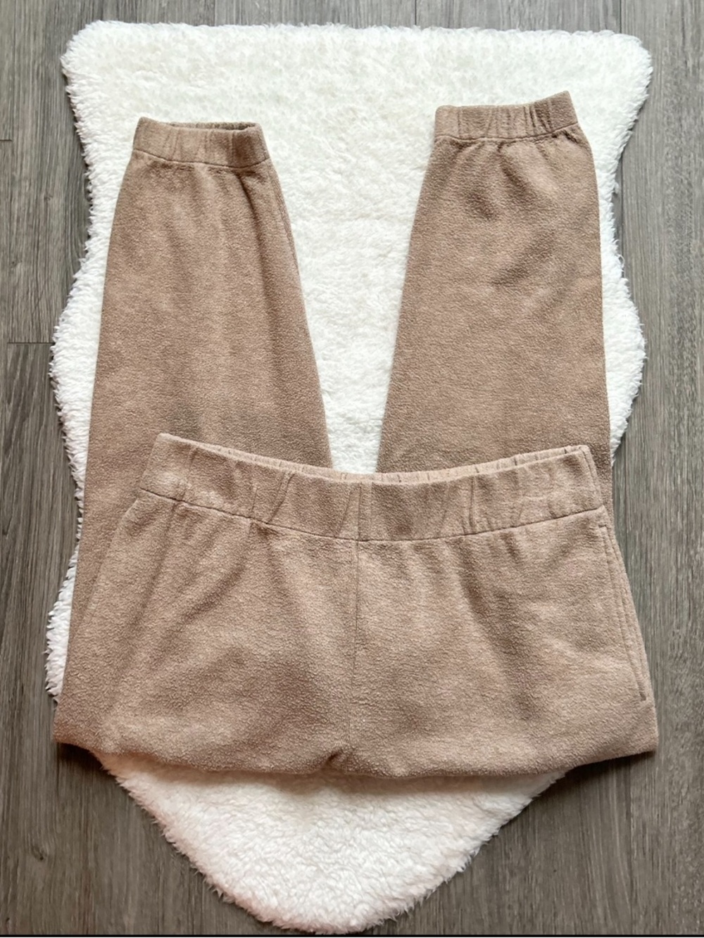 Aritzia The Group Babaton Tan Sweatpants